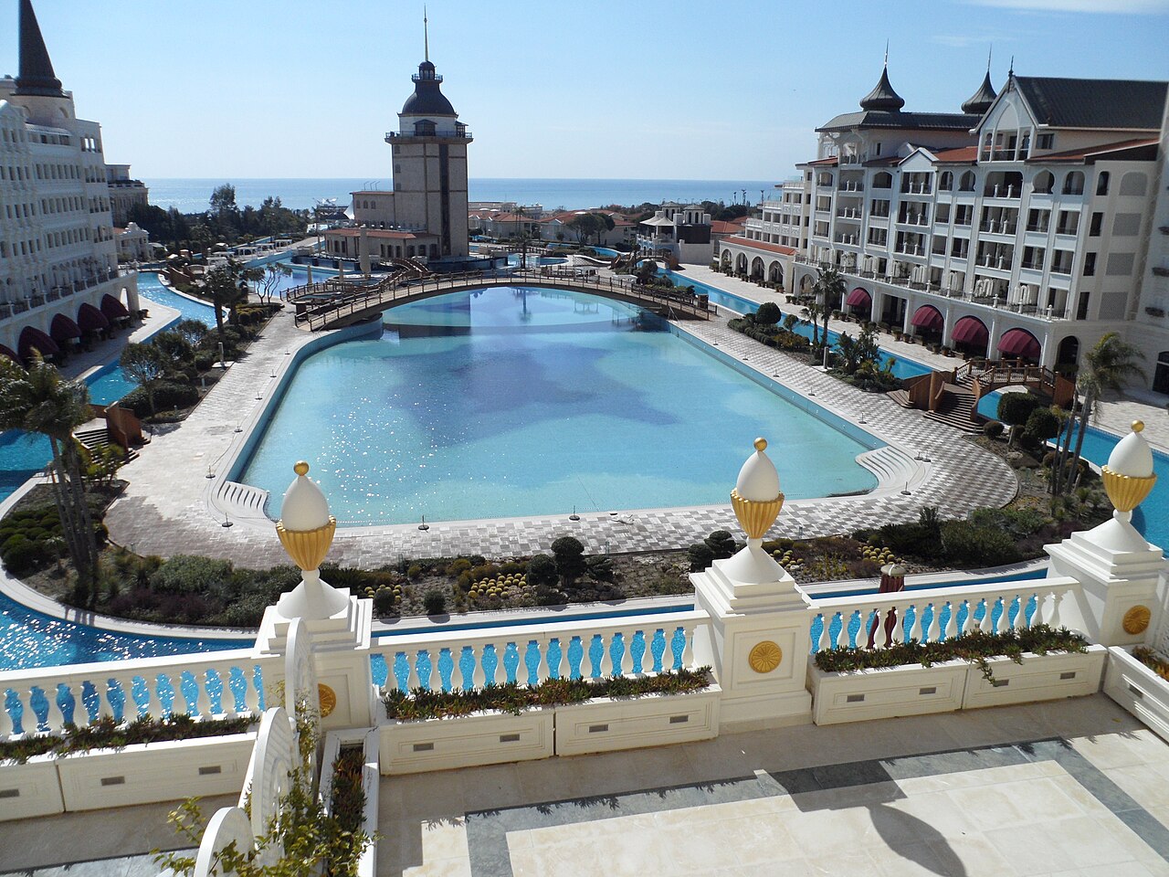 Бассейн отеля Mardan Palace