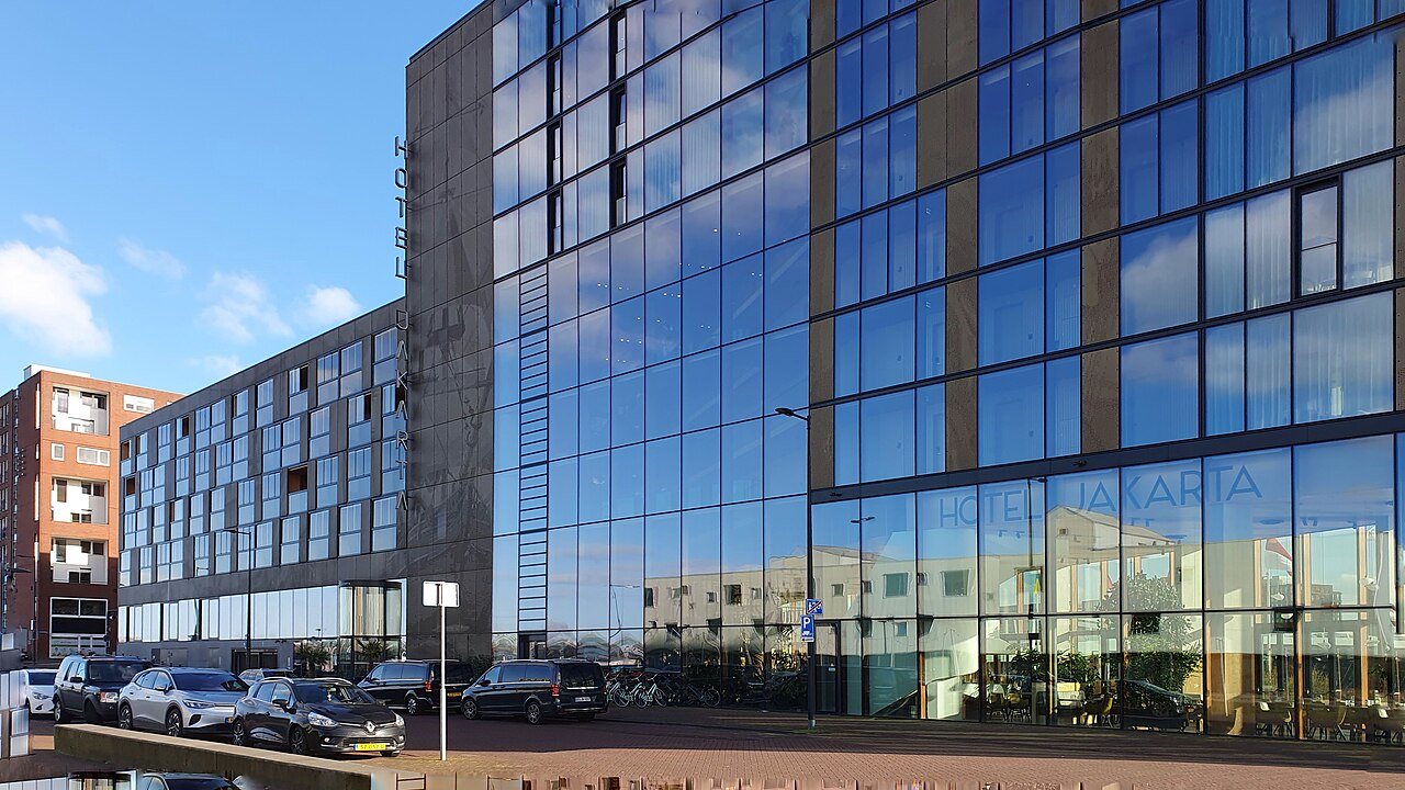 Фасад Hotel Jakarta Amsterdam