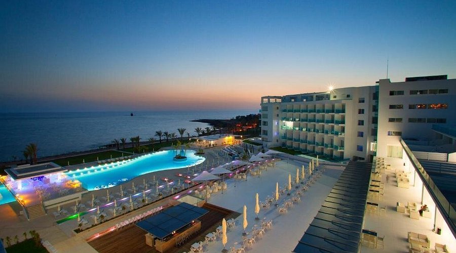King Evelthon Beach Hotel & Resort 5* — фото 1